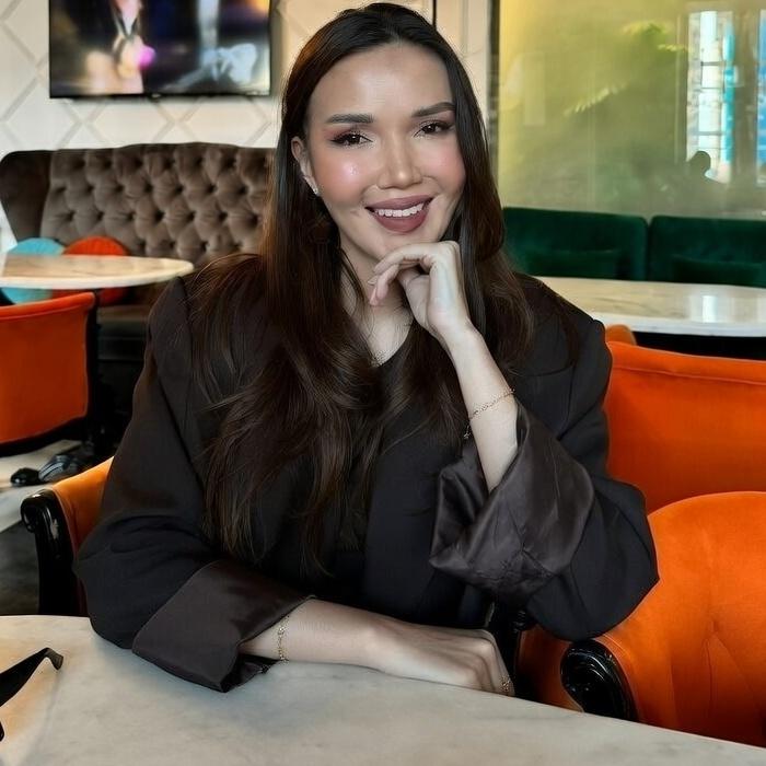 Beautiful girl Zaure, 40 yrs.old from Almaty, Kazakhstan