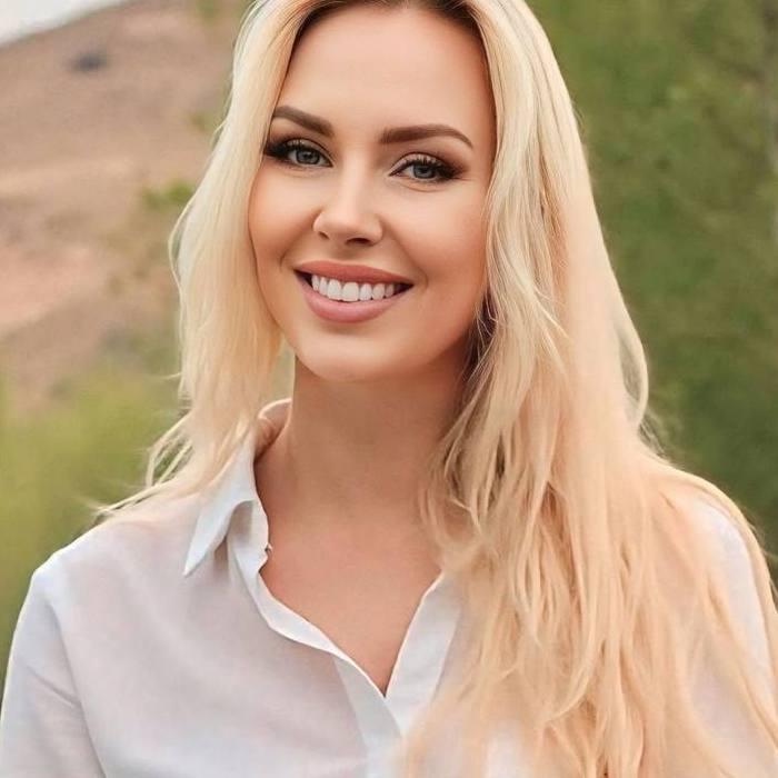 Nice girlfriend Natalia, 39 yrs.old from Lysander, Italy