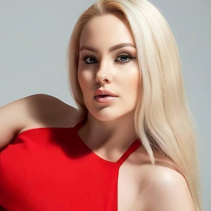Gorgeous pen pal Victoria, 28 yrs.old from Yuzhnoukrainsk, Ukraine