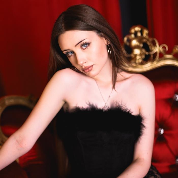 nice woman Oleksandra, 18 yrs.old from Mykolaiv, Ukraine