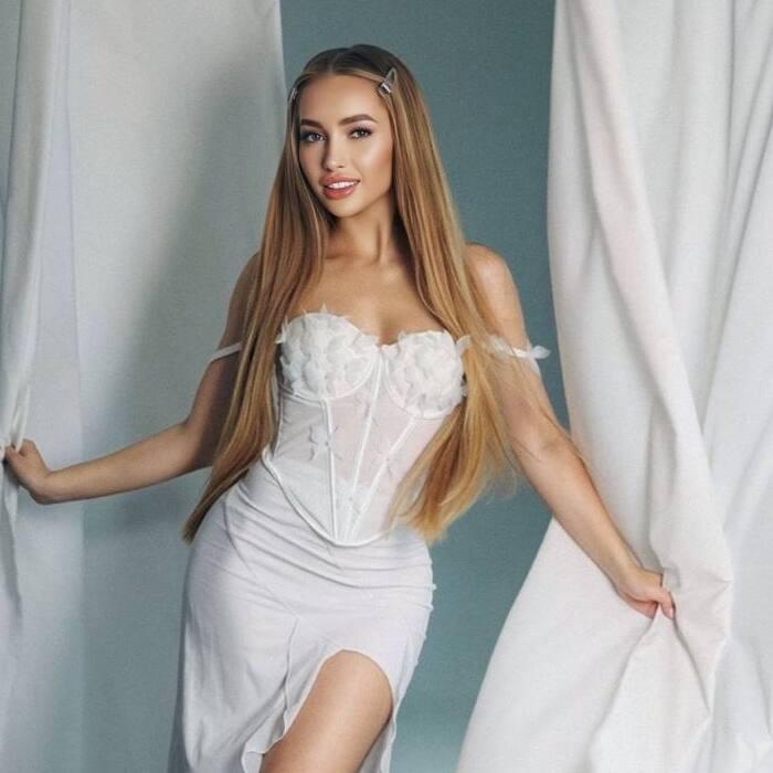 Beautiful bride Svitlana, 26 yrs.old from Kiev, Ukraine
